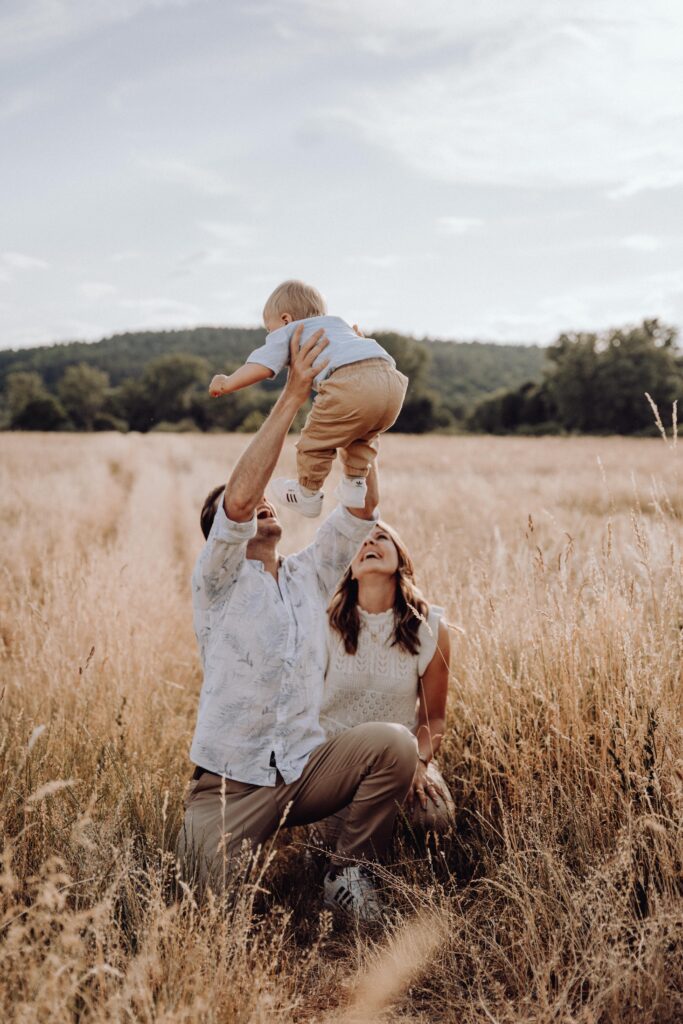 Familienshooting, Sommerwiese, Sonnenuntergang, Familienausflug, Regnitztal