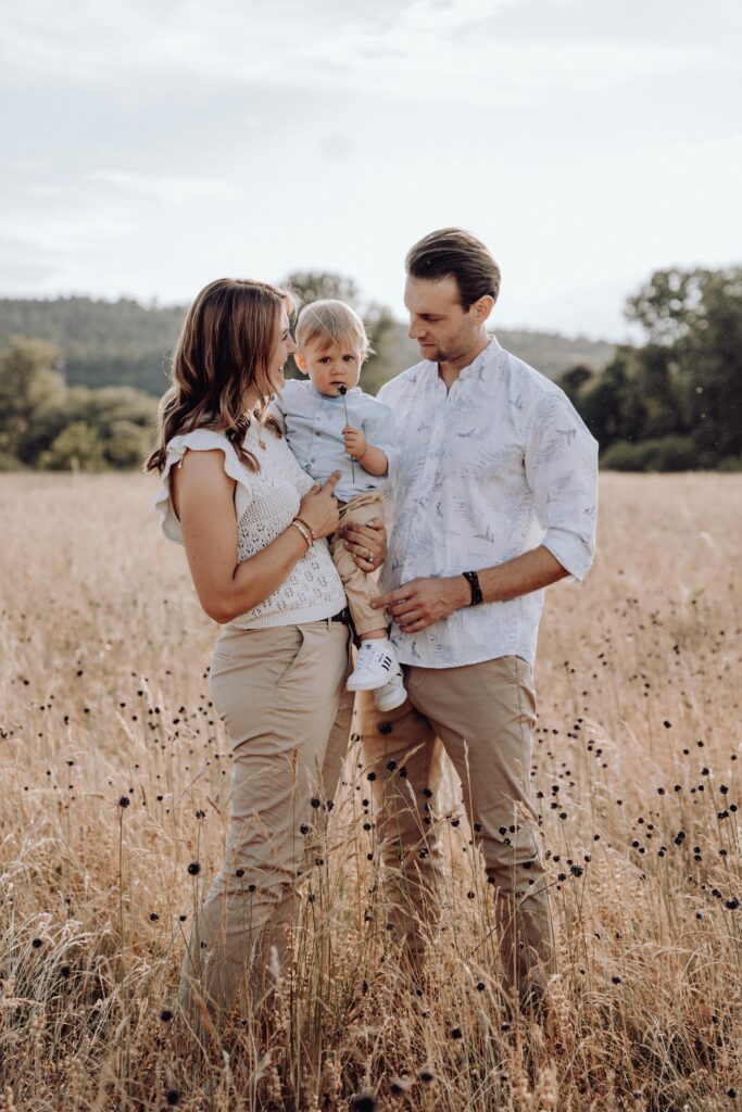 Familienshooting, Sommerwiese, Sonnenuntergang, Familienausflug, Regnitztal