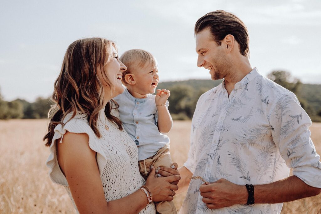 Familienshooting, Sommerwiese, Sonnenuntergang, Familienausflug, Regnitztal
