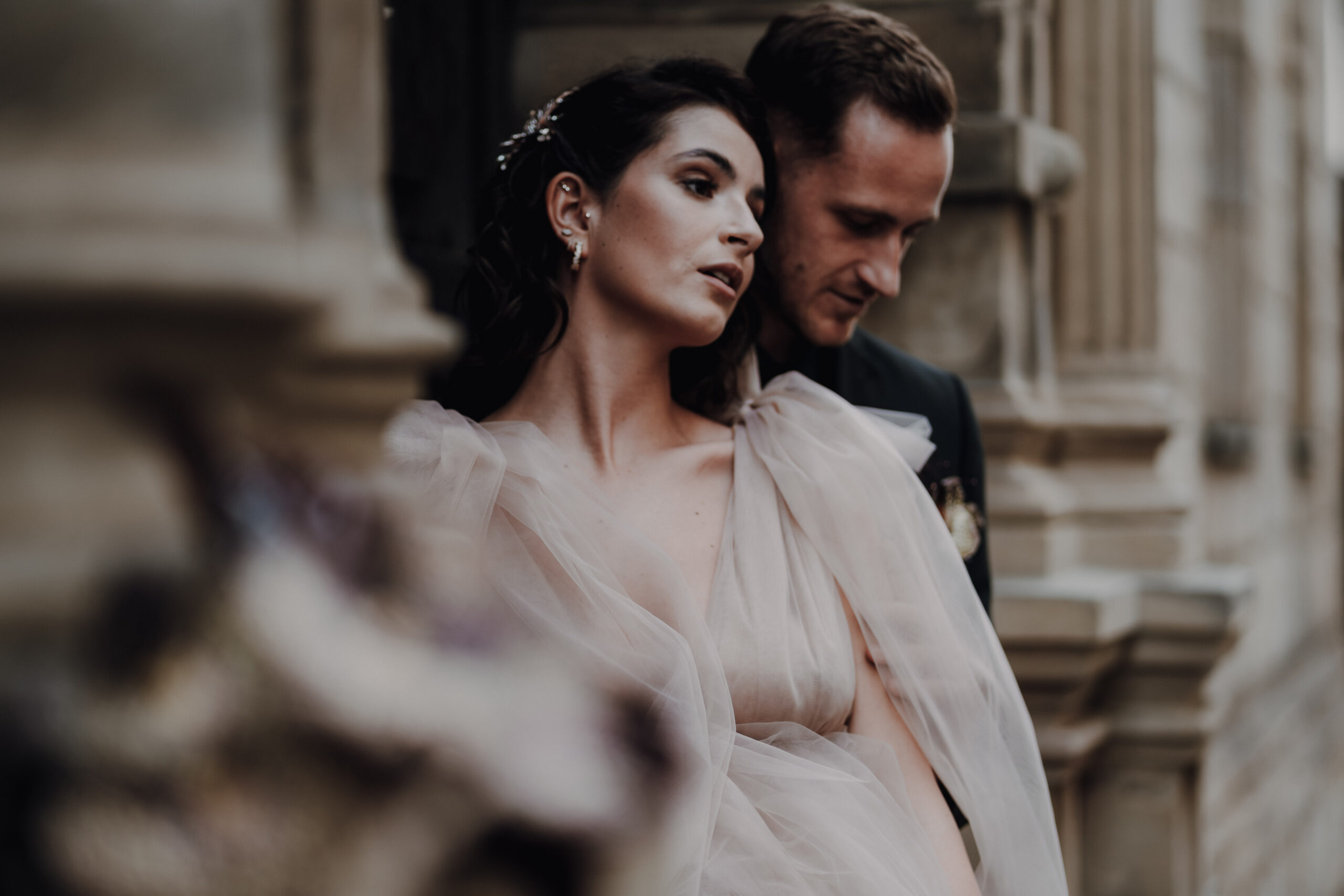 MVB00127_grigoryevadress-_couple shoot_after wedding shoot_city wedding_weddingdress_styleshoot_cosma_bamberg